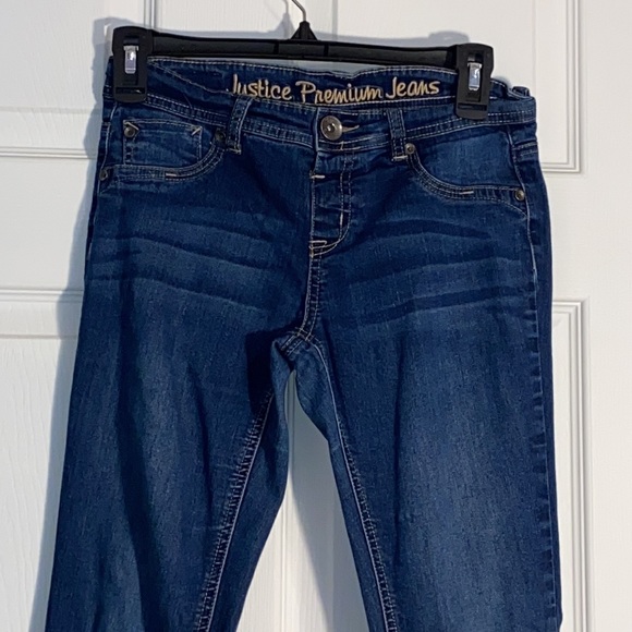 Justice - Picture 2 of 6